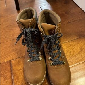 Kodiak Tan and Cream Boot